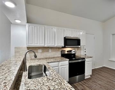 1028 Whitewater Trail - Photo Thumbnail 6