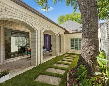 2001 Saint Charles Place - Photo Thumbnail 2