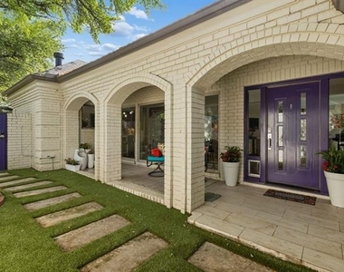 2001 Saint Charles Place - Photo Thumbnail 3