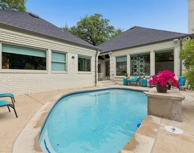 2001 Saint Charles Place - Photo Thumbnail 24