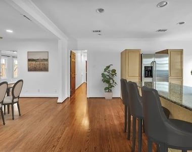 5604 Martel Avenue - Photo Thumbnail 5