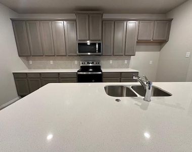 6024 Pitcher Way - Photo Thumbnail 2