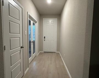 6024 Pitcher Way - Photo Thumbnail 7