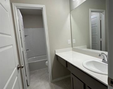 6024 Pitcher Way - Photo Thumbnail 18