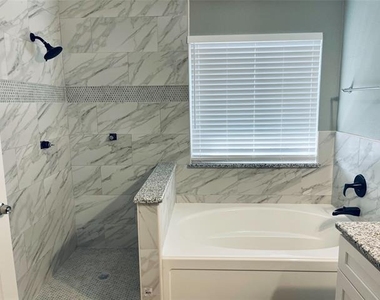 548 Kerry Street - Photo Thumbnail 17