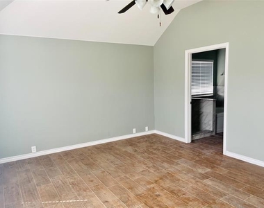 548 Kerry Street - Photo Thumbnail 24