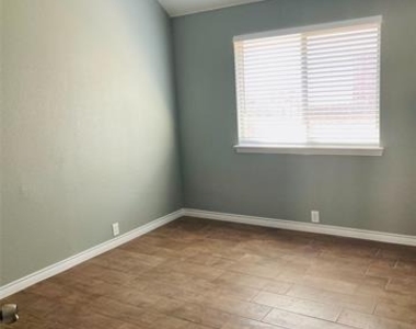 548 Kerry Street - Photo Thumbnail 26