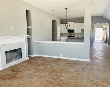 548 Kerry Street - Photo Thumbnail 11