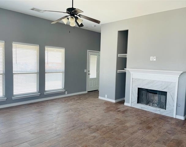 548 Kerry Street - Photo Thumbnail 12