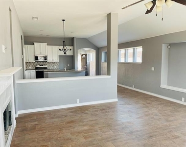 548 Kerry Street - Photo Thumbnail 13