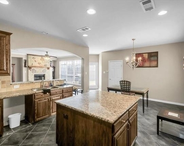 7306 Waterbury Drive - Photo Thumbnail 4