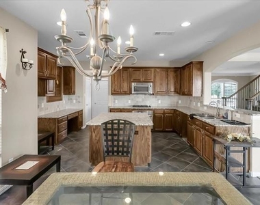 7306 Waterbury Drive - Photo Thumbnail 5