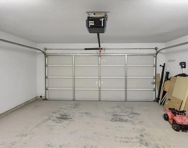 7306 Waterbury Drive - Photo Thumbnail 14