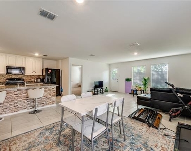 1416 Claireborne Court - Photo Thumbnail 11