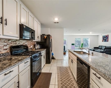 1416 Claireborne Court - Photo Thumbnail 9