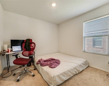 1416 Claireborne Court - Photo Thumbnail 14