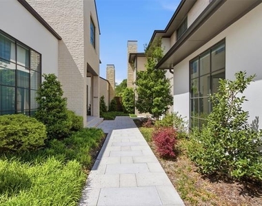 9855 Kingsway Avenue - Photo Thumbnail 35
