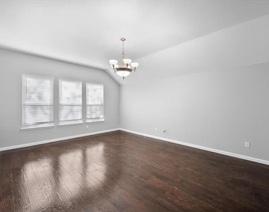 2204 Windcastle Drive - Photo Thumbnail 23