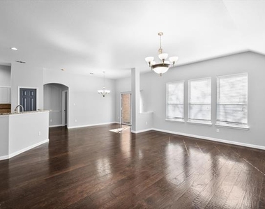 2204 Windcastle Drive - Photo Thumbnail 20