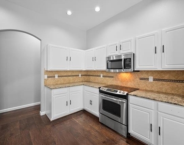 2204 Windcastle Drive - Photo Thumbnail 16