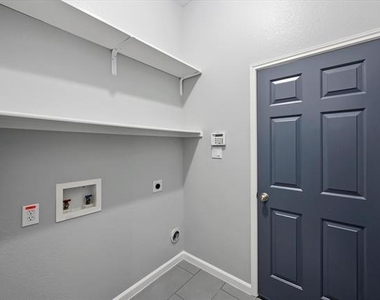 2204 Windcastle Drive - Photo Thumbnail 32