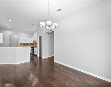2204 Windcastle Drive - Photo Thumbnail 22