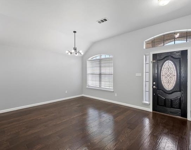 2204 Windcastle Drive - Photo Thumbnail 5