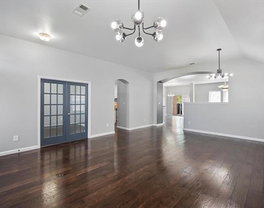 2204 Windcastle Drive - Photo Thumbnail 7
