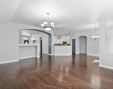 2204 Windcastle Drive - Photo Thumbnail 18