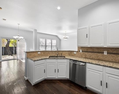 2204 Windcastle Drive - Photo Thumbnail 14