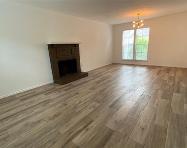 5881 Preston View Boulevard - Photo Thumbnail 15