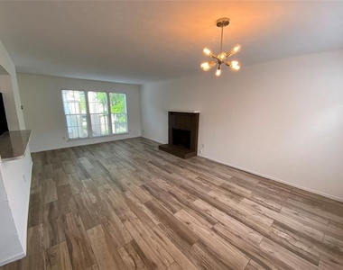 5881 Preston View Boulevard - Photo Thumbnail 13