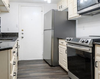 3105 San Jacinto Street - Photo Thumbnail 2