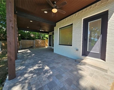 2374 Southwood Drive - Photo Thumbnail 37