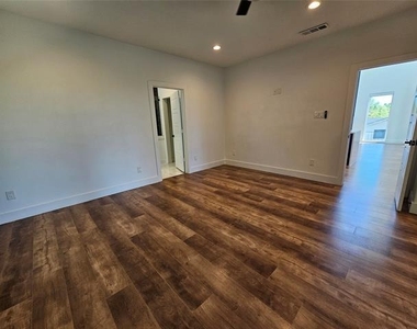 2374 Southwood Drive - Photo Thumbnail 18