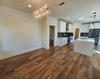 2374 Southwood Drive - Photo Thumbnail 7