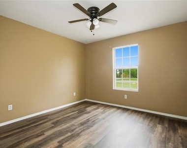 100 Pinnacle Circle - Photo Thumbnail 23