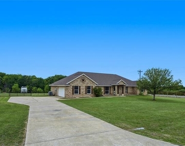 100 Pinnacle Circle - Photo Thumbnail 2
