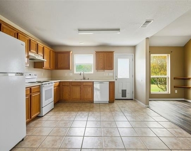 100 Pinnacle Circle - Photo Thumbnail 11