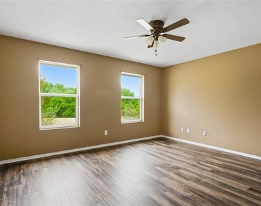 100 Pinnacle Circle - Photo Thumbnail 19