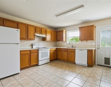 100 Pinnacle Circle - Photo Thumbnail 12
