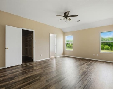 100 Pinnacle Circle - Photo Thumbnail 13