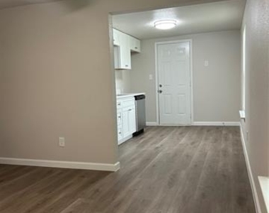 407 N Justin Avenue - Photo Thumbnail 7