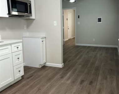 407 N Justin Avenue - Photo Thumbnail 6