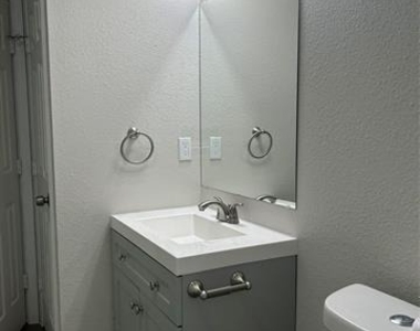 407 N Justin Avenue - Photo Thumbnail 9