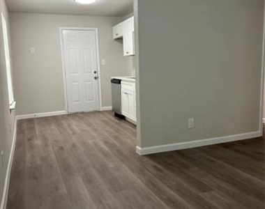 407 N Justin Avenue - Photo Thumbnail 5
