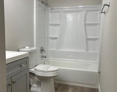 407 N Justin Avenue - Photo Thumbnail 8