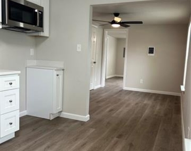 407 N Justin Avenue - Photo Thumbnail 7