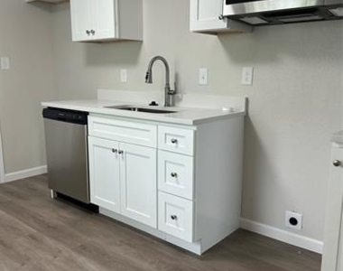 407 N Justin Avenue - Photo Thumbnail 6
