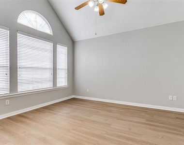 3725 Vienna Street - Photo Thumbnail 8